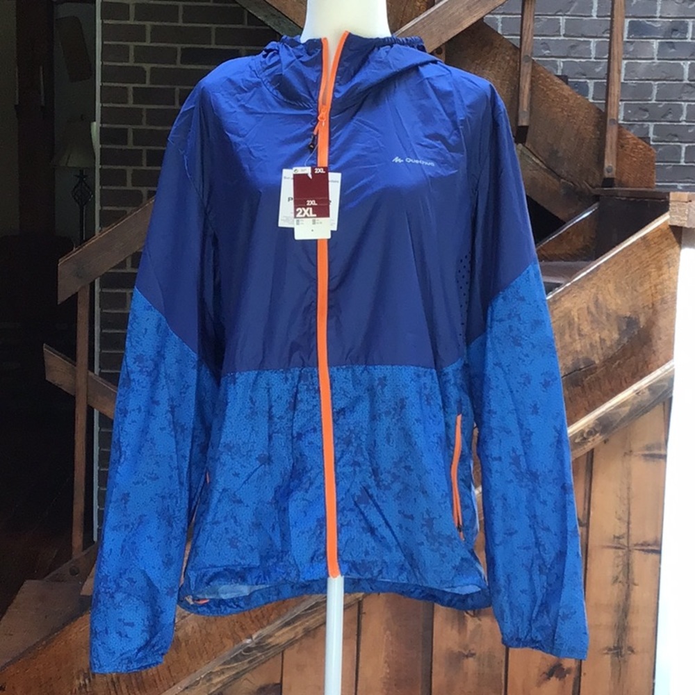 Decathlon, Quechua, Helium Series packable jacket. NWT